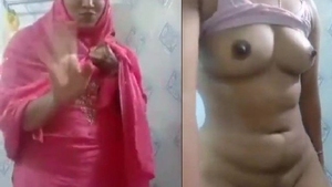 Muslim girl satisfies her lustful desires by stripping for selfies