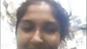 Sri Lankan Tamil girl reveals her body on video call