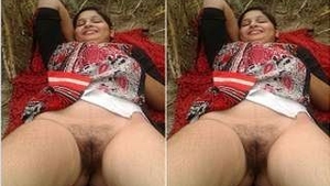 Desi bhabhi enjoys outdoor sex with two men