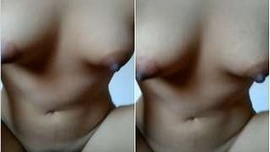 Desi girl gets rid of her lover's penis in an exclusive video