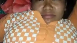 Indian wife's intimate parts are expanded by her partner