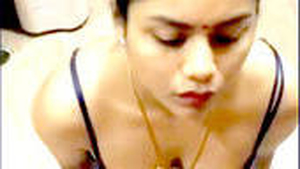 Seductive Indian wife gives oral pleasure to her brother-in-law