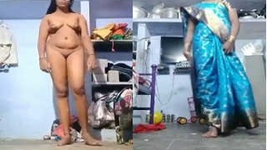 Tamil bhabhi exposes her naked body in front of the camera