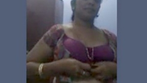 Stunning aunt in steamy video