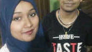 Desi wife gives a sloppy blowjob in HD video