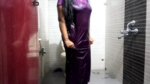 A married woman with large breasts performs an incredible oral sex act in the tub