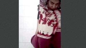 Bathroom Blowjob: A Steamy Video to Watch