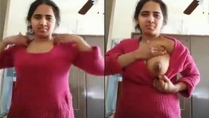 A young college girl bares it all on webcam