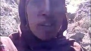 Pakistani older sister has outdoor sex with her partner