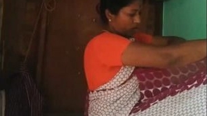 Mature aunty records her nude body transformation