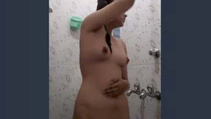 Steamy bathroom encounter with Indian couple