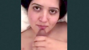 Stunning Pakistani girl takes a mouthful of cum