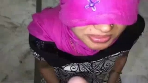 Indian Bhabhi gives a blowjob in Gujarati