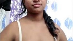 Stunning bhabhi reveals her big boobs and perfect body in the bathroom