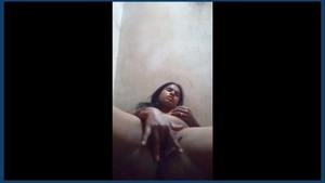 Desi bhabi pleasuring herself