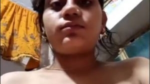 Bhabi sucks and swallows cum in a hot video