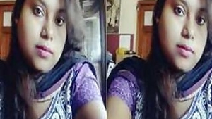 Desi chick showing her boobies in a hot porn video