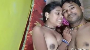 Indian desi x's bedroom becomes a stage for her exhibitionist tendencies