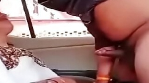 Punjabi sexy girl ki car mai kasi bur chudai ka desi porn