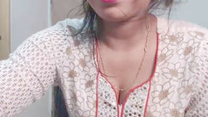 Indian village bhabhi's steamy webcam performance
