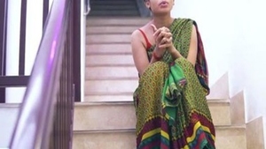 Desi maid gets naughty in Hindi video