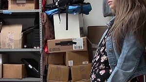 Kimmy Army's backside gets the attention it deserves in this video