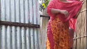Desi bhabi bathing in secret caught on camera and flushed