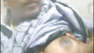 Tamil aunty showing hot body