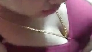 Tamil aunty?s desi sex MMS with her lover