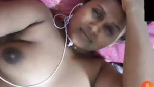 Aroused SL girl engages in video chat