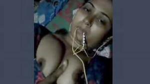 Watch a hot desi hillbilly bhabi in action