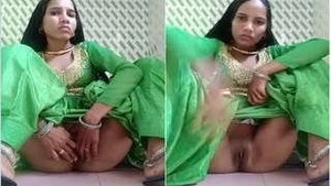 Desi hillbilly bhabhi displays her pussy on camera