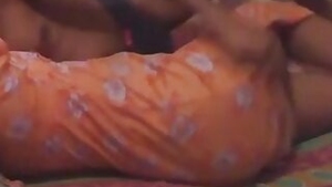 Cute Tamil HOUSEWIFE