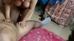 Big boobs saali se jija ka lund chuske blowjob masti ki