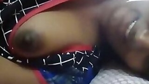 Shy Desi beauty finds the courage to flash breast on camera