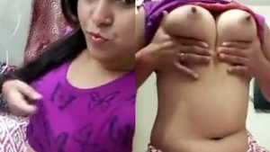 Stunning Bangladeshi housewife's self-recorded video