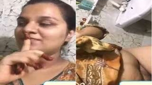Horny Indian girl flaunts her body in video call