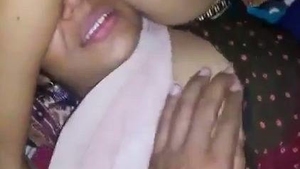 Indian amateur bhabhi showcases her body on camera