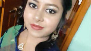 Sexy Desi Girl Mou Fingering