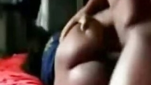 Desi hidden cam sex video of hot ass Karnataka aunty