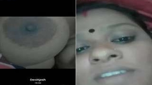 Mallu bhabhi flaunts her big boobs in public