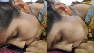 Indian girl gives a blowjob in a hot video