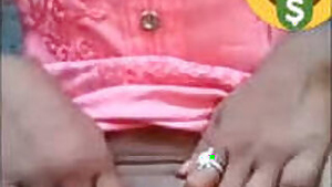 Desi bhabi shwo her hot pussy