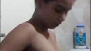 Desi indian Girl in Bathroom Video Clip