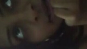 Desi girl fucking herself with lover in hotel room