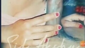 Desi bhabi very hot handjob