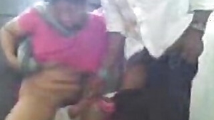 Bhatije ne moti desi chachi se bur chudai ka khel khela