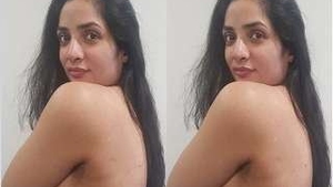 A seductive woman from HPI removes her male organ