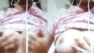 Sexy Desi girl Showing Her Boobs and Pussy on Video Call Updates
