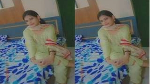 Exclusive video of a sexy Indian girl showing her boobs